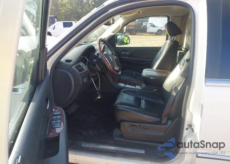 2007 Cadillac Escalade Standard z USA, uszkodzony, nr VIN 1GYEC63887R388340